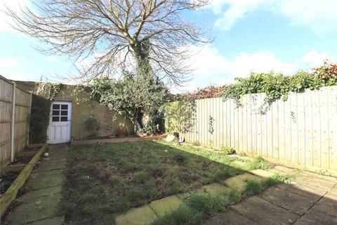 5 Avonmead, Woking, GU21 3HH