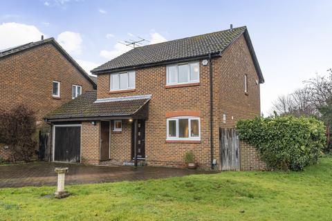 4 bedroom detached house for sale, Colyton Close, Surrey GU21