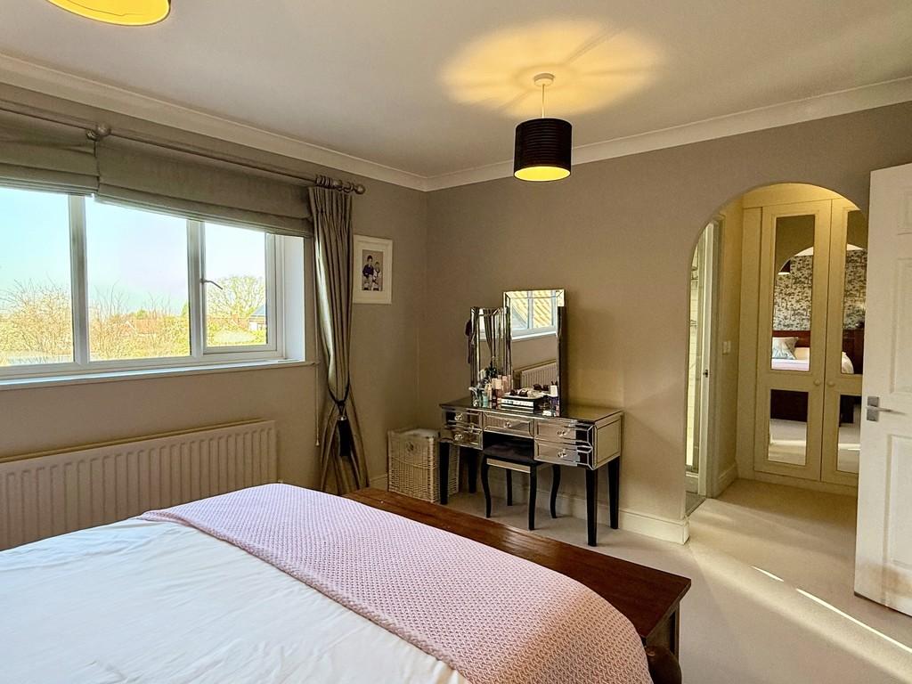 Dressing/ensuite area