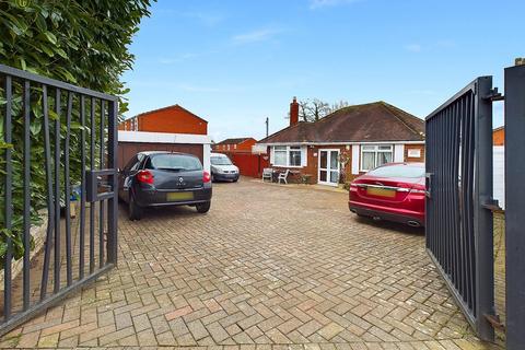 2 bedroom detached bungalow for sale, Glascote Road, Tamworth B77