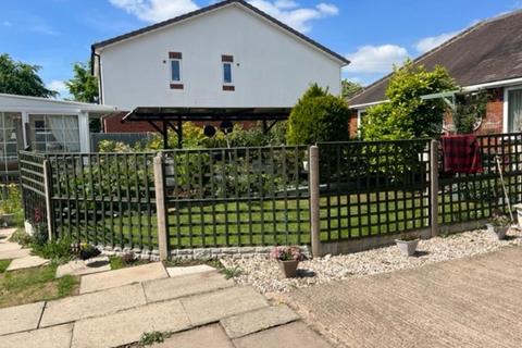 2 bedroom detached bungalow for sale, Glascote Road, Tamworth B77
