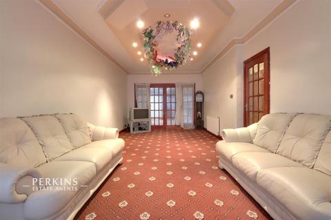 176 Ascot Gardens, Southall, UB1 2SE