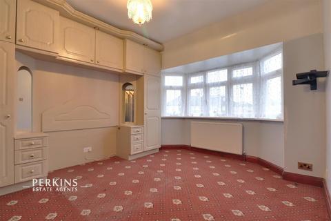 176 Ascot Gardens, Southall, UB1 2SE