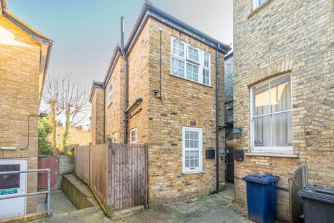 28c Alexandra Grove, London, N12 8HG