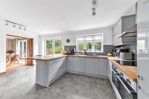 4 bedroom detached house for sale, Meadow Lane, Meopham, Kent, DA13