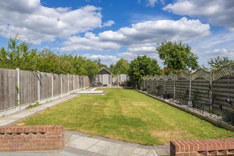 3 bedroom semi-detached house for sale, Lynfords Drive, Wickford, SS11