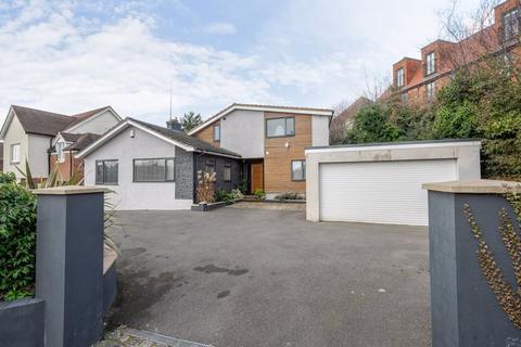 4 bedroom detached house for sale, Pampisford Road, Purley