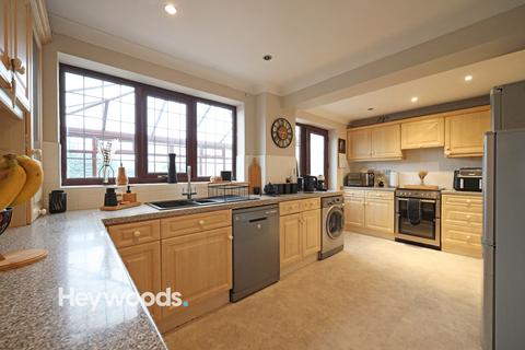 77 Constance Avenue, Stoke-on-trent, ST4 8TE