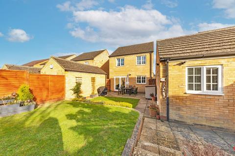 3 bedroom detached house for sale, Siskin Close, Royston SG8