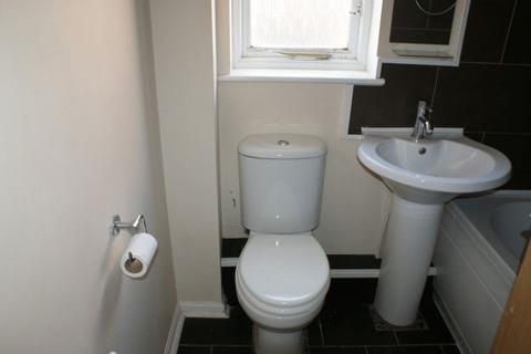 2 bedroom semi-detached house to rent, College Road, Pallister Park, Middlesbrough TS3 9EN