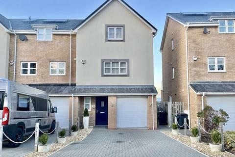 3 bedroom townhouse for sale, Penmaen Bod Elias, Old Colwyn