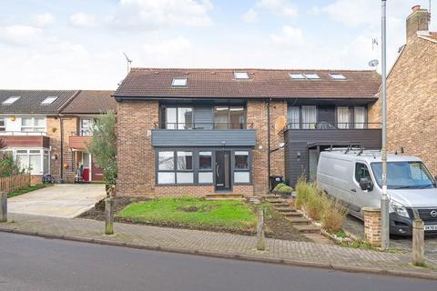 4 bedroom terraced house for sale, Castlecombe Drive, London SW19