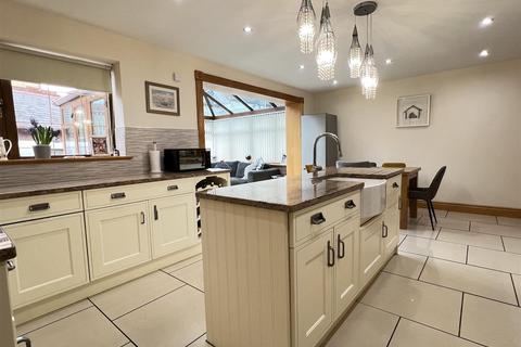 4 bedroom detached house for sale, Well Place, Aberdare CF44