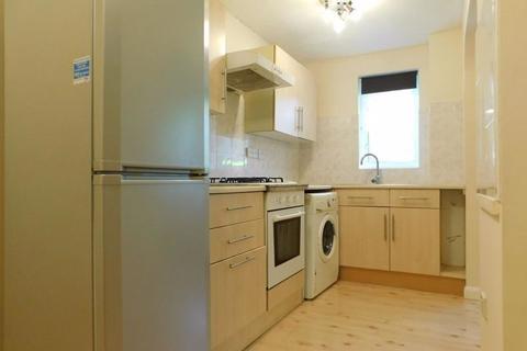 1 bedroom terraced house to rent, Albany Park, Slough