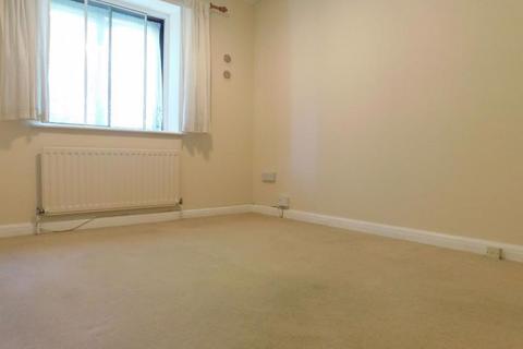 1 bedroom terraced house to rent, Albany Park, Slough