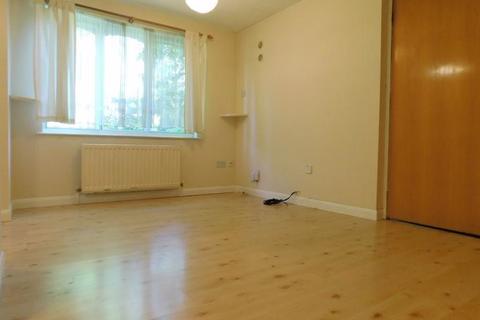 1 bedroom terraced house to rent, Albany Park, Slough