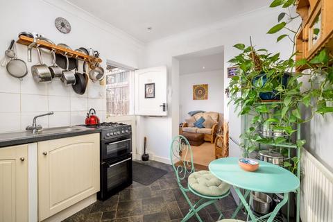 1 bedroom ground floor flat for sale, St. Marys Road, Oatlands Village