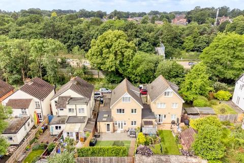 4 bedroom detached house for sale, Ongar Road, Addlestone