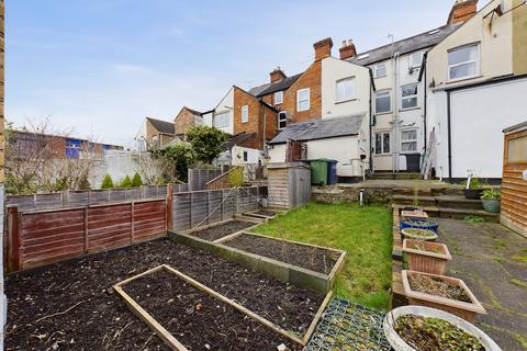 1 bedroom ground floor maisonette for sale, London Road, High Wycombe, HP11 1LP