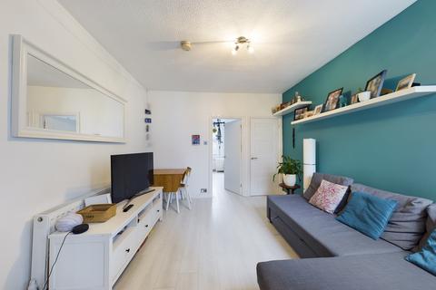 1 bedroom ground floor maisonette for sale, London Road, High Wycombe, HP11 1LP