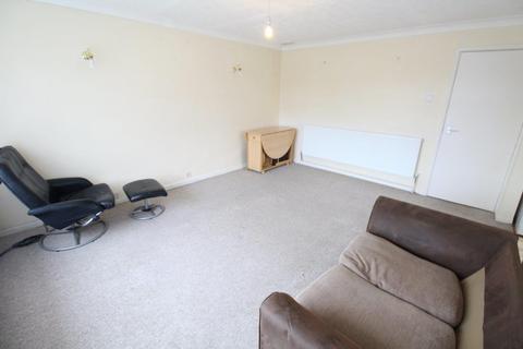 2 bedroom maisonette to rent, Chertsey Close, Two bed Maisonette