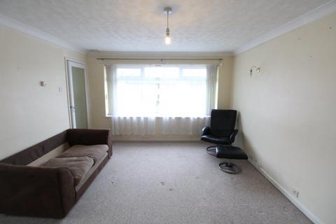 2 bedroom maisonette to rent, Chertsey Close, Two bed Maisonette