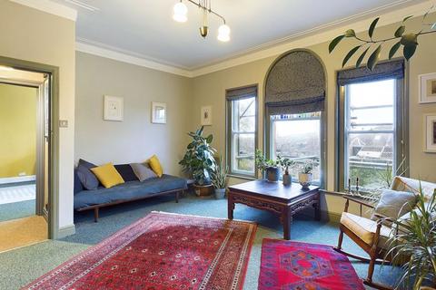 2 bedroom flat for sale, Devonshire Buildings, Bear Flat, Bath