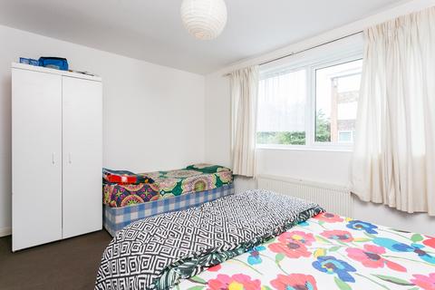 2 bedroom flat to rent, Eastern Ave