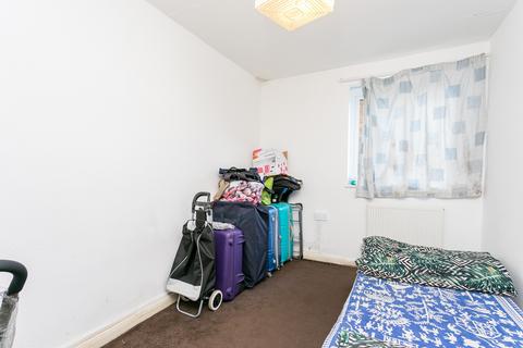 2 bedroom flat to rent, Eastern Ave