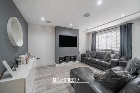 36 Carnforth Gardens, Hornchurch, RM12 5DJ