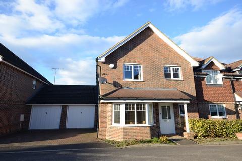 3 bedroom semi-detached house to rent, Heather Hill Close, Earley, Reading, RG6