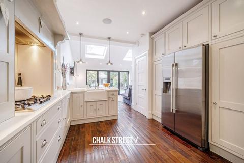 11 Lawrence Road, Romford, RM2 5SS