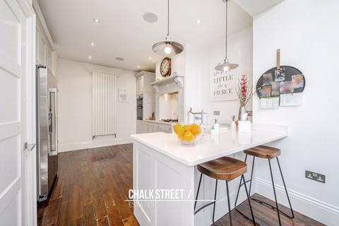 11 Lawrence Road, Romford, RM2 5SS