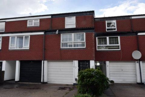 3 bedroom terraced house to rent, Ivanhoe Close, Uxbridge, UB8