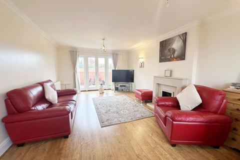 37 Ashdale Avenue, Pershore, WR10 1PL