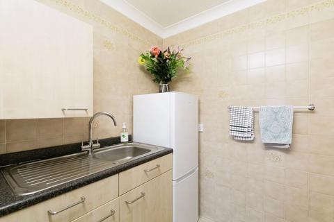 1 bedroom retirement property for sale, De la Warr Parade, Bexhill-on-Sea TN40