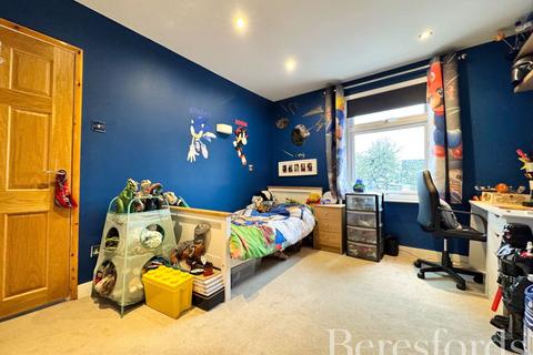 34 Cavenham Gardens, Hornchurch, RM11 2AU