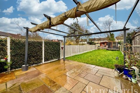 34 Cavenham Gardens, Hornchurch, RM11 2AU
