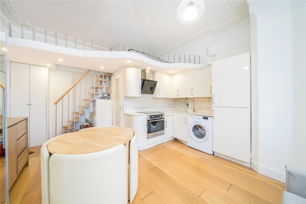 Kitchen/Reception