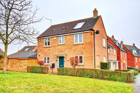 3 bedroom detached house for sale, Claydon Road, Daventry NN11