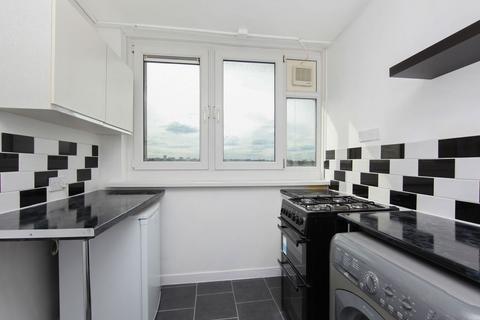 1 bedroom flat to rent, Knowles House, Neville Gill Close, London, SW18