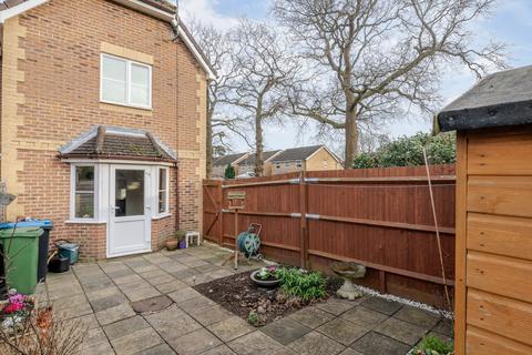 13 Alberta Drive, Smallfield, Horley, RH6 9QU