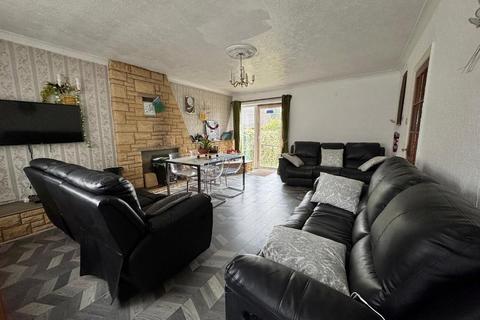 3 bedroom detached house for sale, Hopkins Drive, West Bromwich, B71 3RR