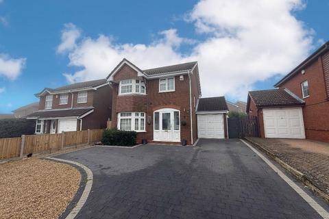 4 bedroom detached house for sale, Kirby Drive, Barton Hills, Luton, Bedfordshire, LU3 4AW