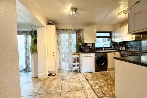 36 Kidner Close, Luton, LU2 7SX