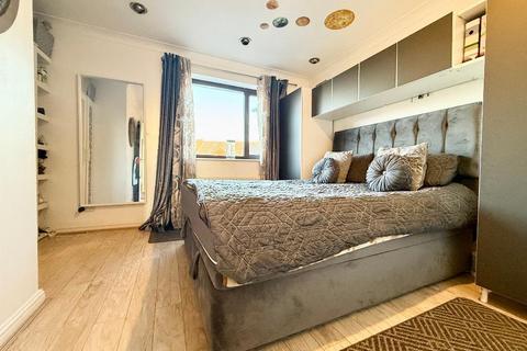 36 Kidner Close, Luton, LU2 7SX