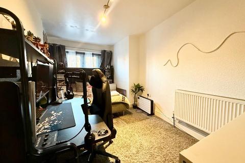 36 Kidner Close, Luton, LU2 7SX