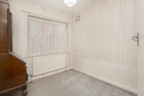 3 Heronslea Drive, Stanmore, HA7 4QY