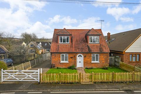 4 bedroom detached house for sale, Spelders Hill, Brook, Ashford, Kent, TN25