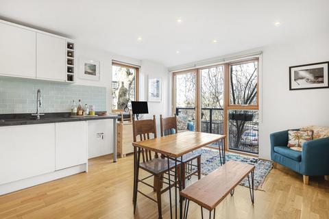 2 bedroom apartment for sale, Lea Bridge Road, London, E5